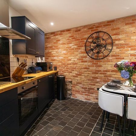 Stunning Ashbourne Town Centre Cottage Near Alton Towers Peak District Derbyshire Exterior photo